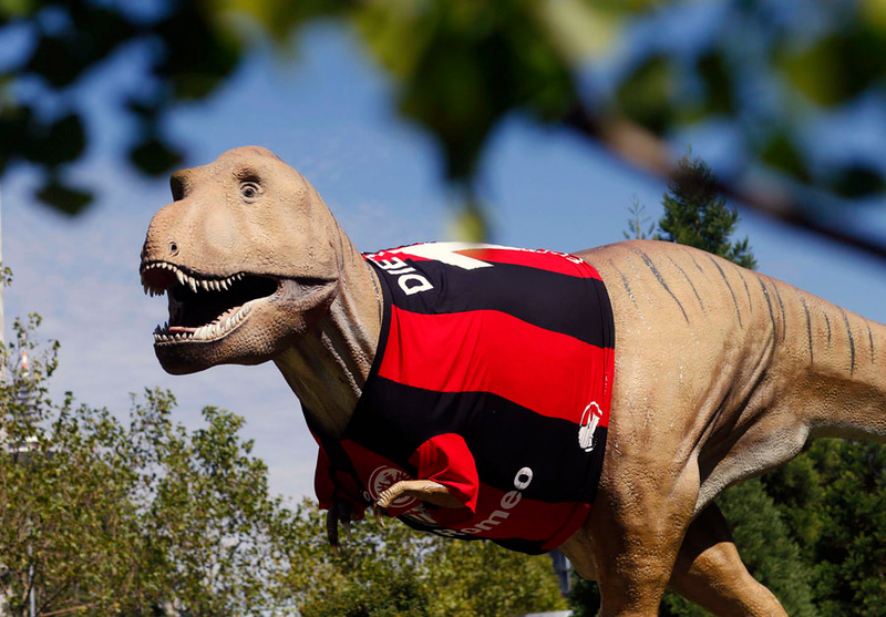 Illustration for article titled These Are The Weirdest Dinosaur Statues Ever
